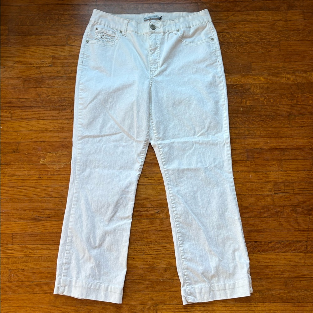 NWOT Bandolino Blu White Embellished Jeans 14